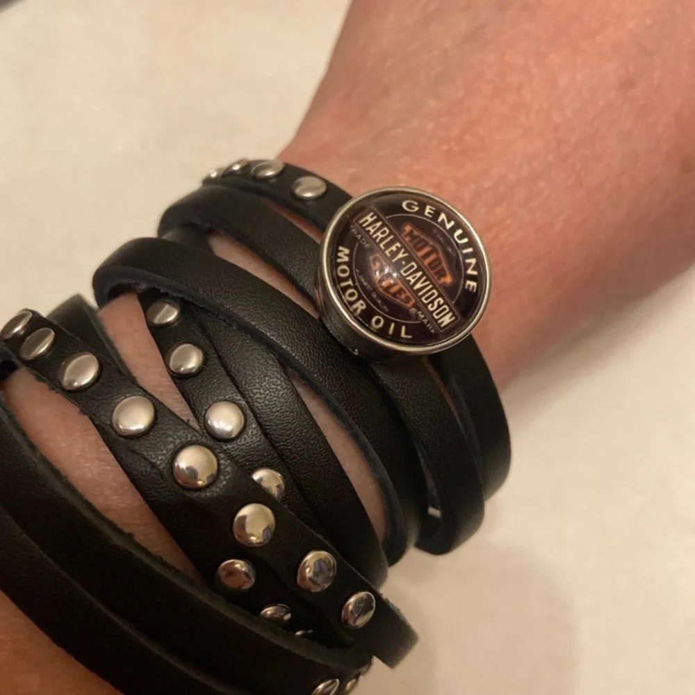 - HD Snap Button Wrap Bracelet - Picture 2 of 12